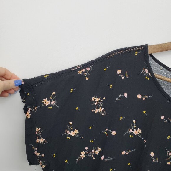 Buffalo David Bitton Womens XXL Black Floral Tie Front Top Short Sleeve Boho - Picture 9 of 14